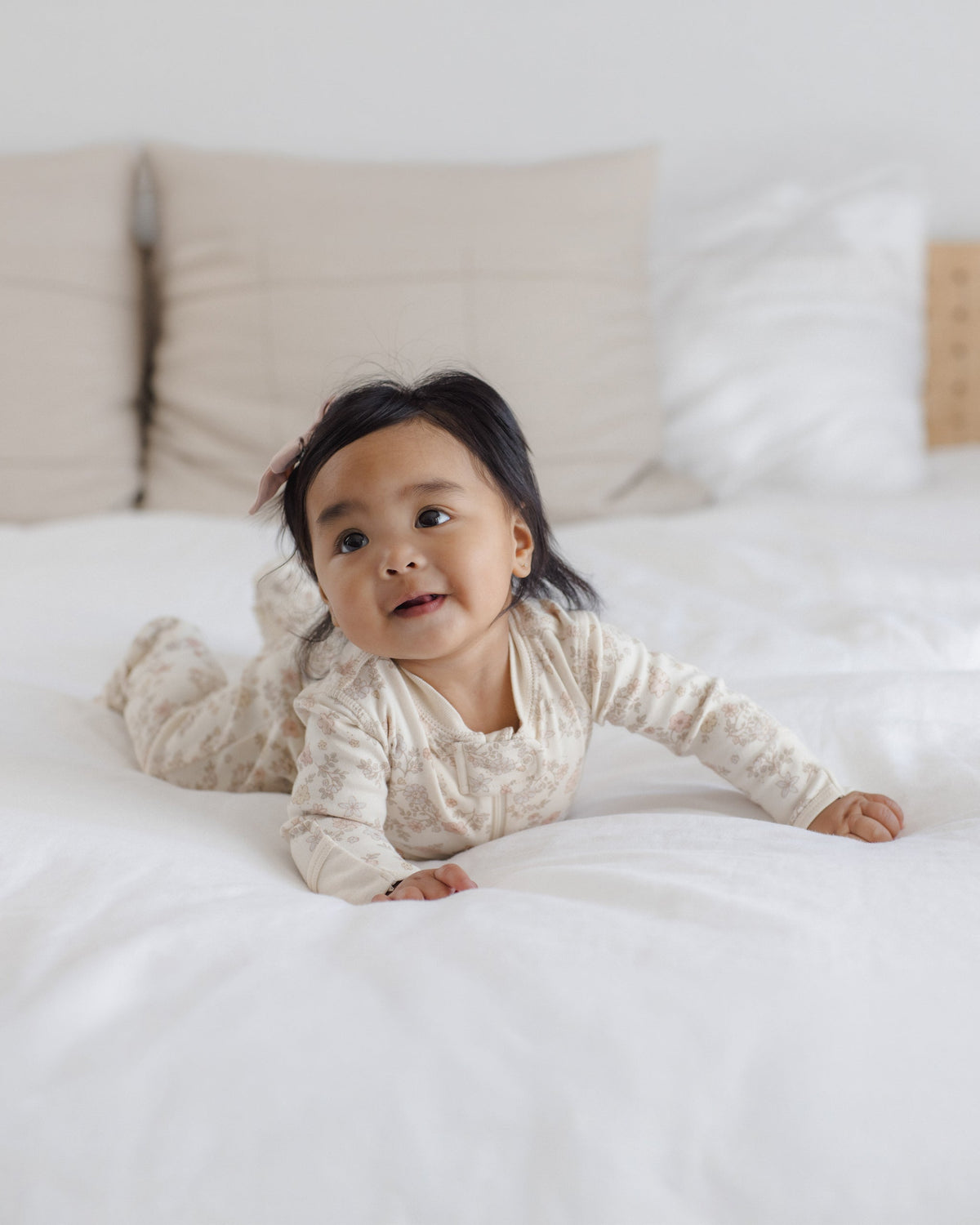 Quincy Mae Zip Long Sleeve Sleeper Footie Floral Vine in NATURAL