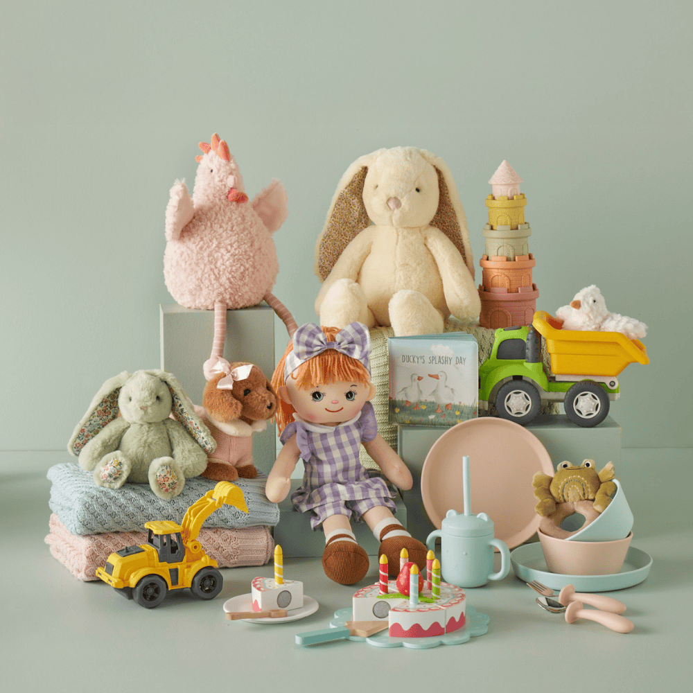 Jiggle & Giggle Chickadee Rattle in Cream