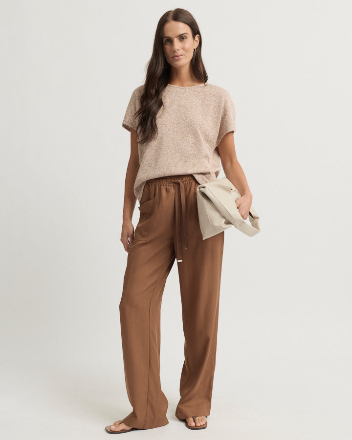 Yarra Trail Lona Tee in CLAY/ECRU