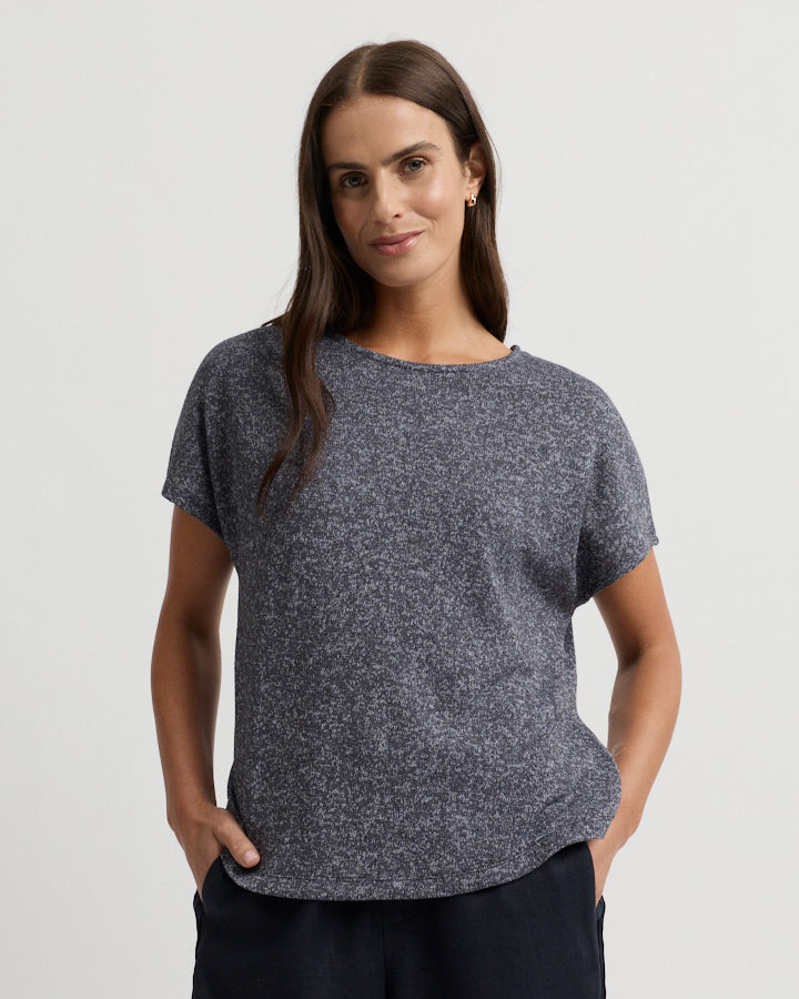 Yarra Trail Lona Tee in NAVY/WHITE