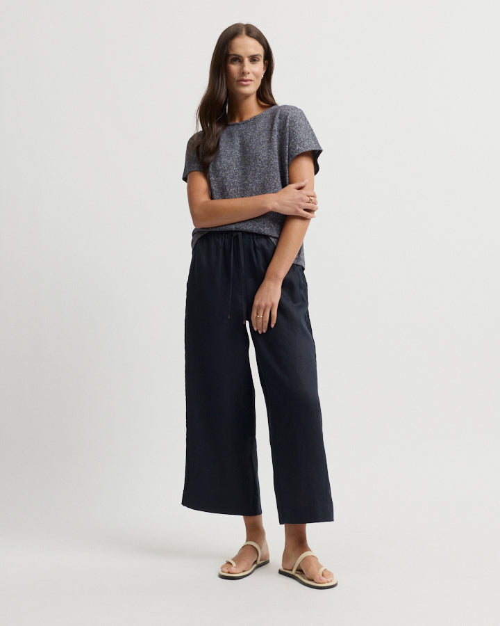 Yarra Trail Lona Tee in NAVY/WHITE