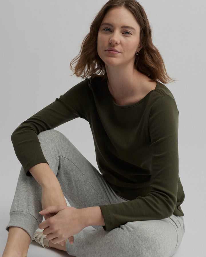 Yarra Trail Messenger Tee in LODEN
