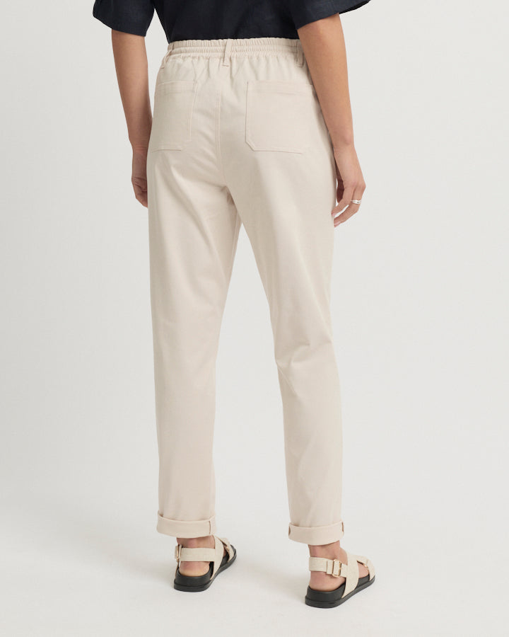 Yarra Trail Nova Jogger in CASHEW 2