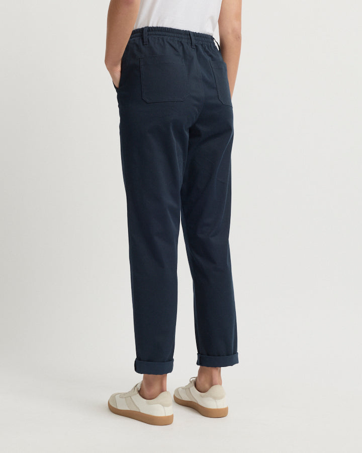 Yarra Trail Nova Jogger in NAVY