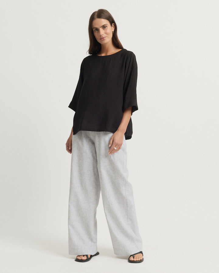 Yarra Trail Skye Top in BLACK