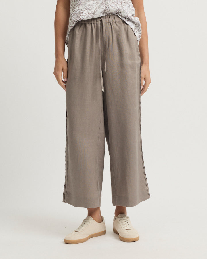 Yarra Trail Tirari Pintuck Pant in EARTH